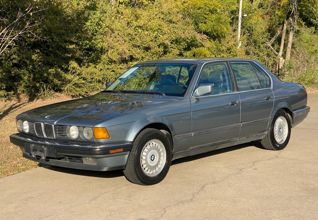 1988 BMW 7 Series Image 1