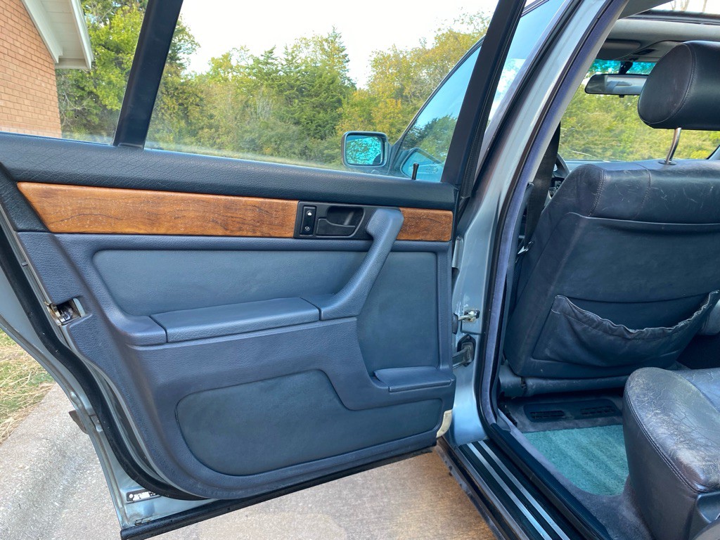 1988 BMW 7 Series Image 9