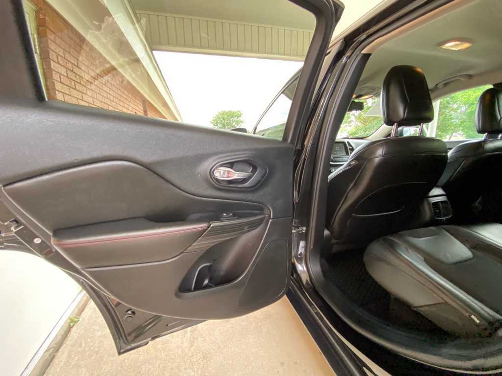 2016 Jeep Cherokee Image 11