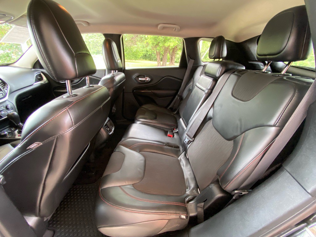 2016 Jeep Cherokee Image 12