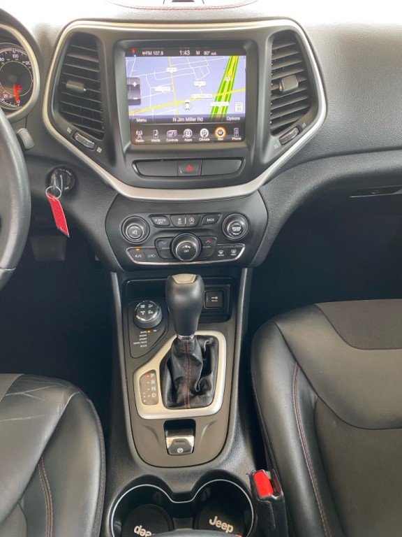 2016 Jeep Cherokee Image 18