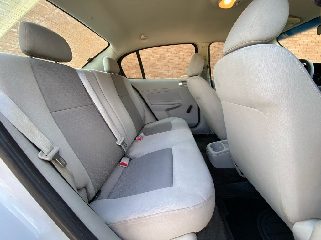 2010 Chevrolet Cobalt Image 11