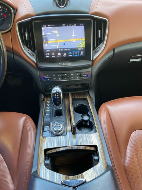 2018 Maserati Ghibli Image 19