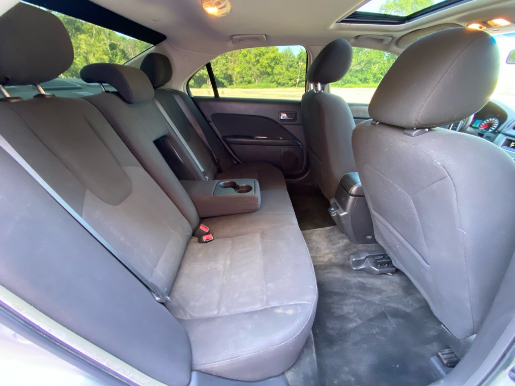 2011 Ford Fusion Image 11