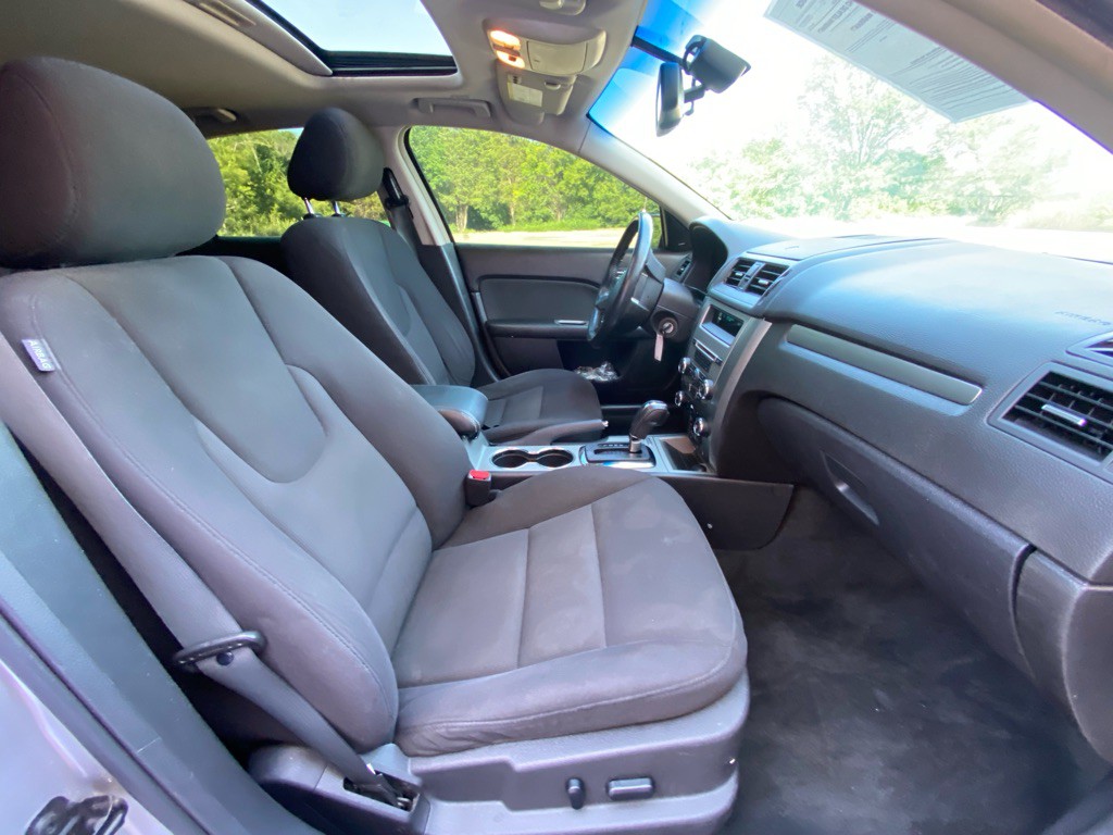 2011 Ford Fusion Image 12