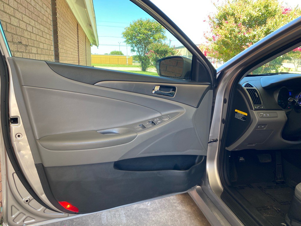 2013 Hyundai Sonata Image 8