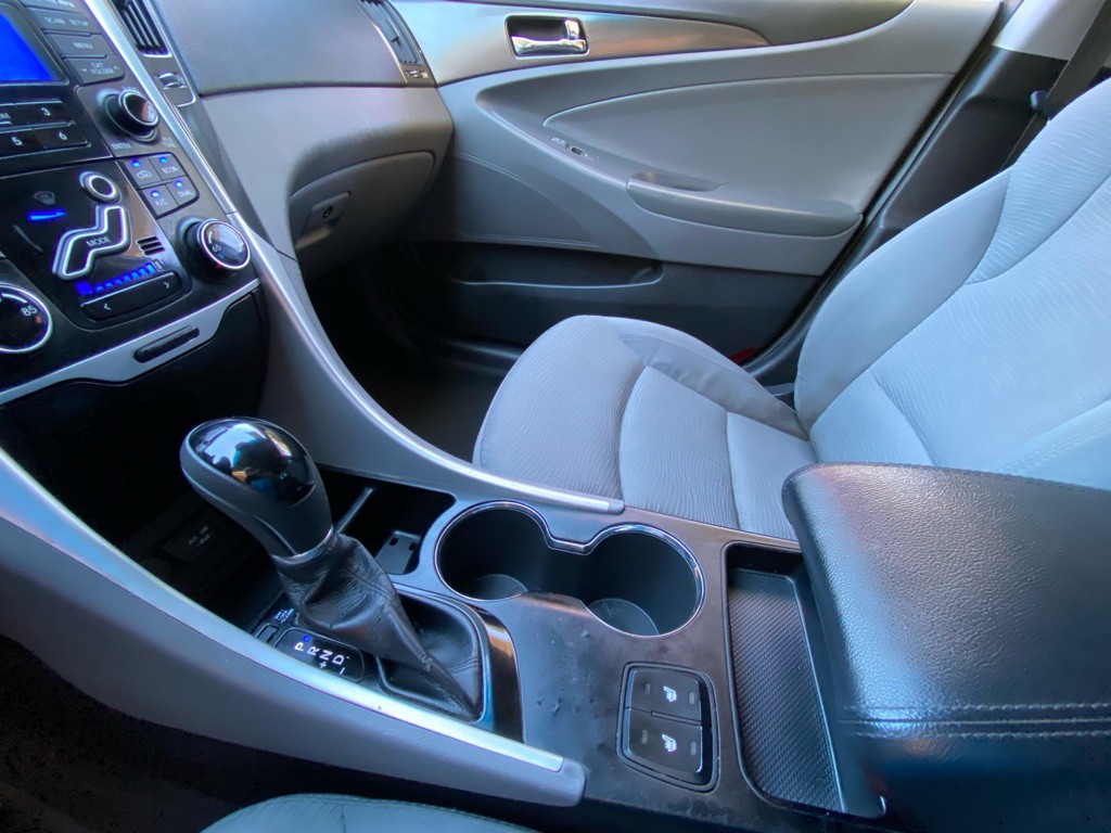 2013 Hyundai Sonata Image 17