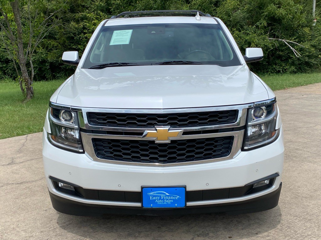 2017 Chevrolet Suburban Image 2