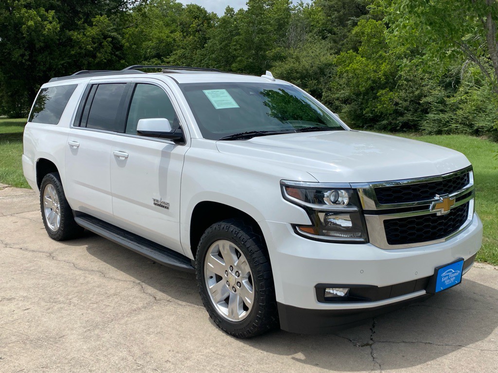2017 Chevrolet Suburban Image 3