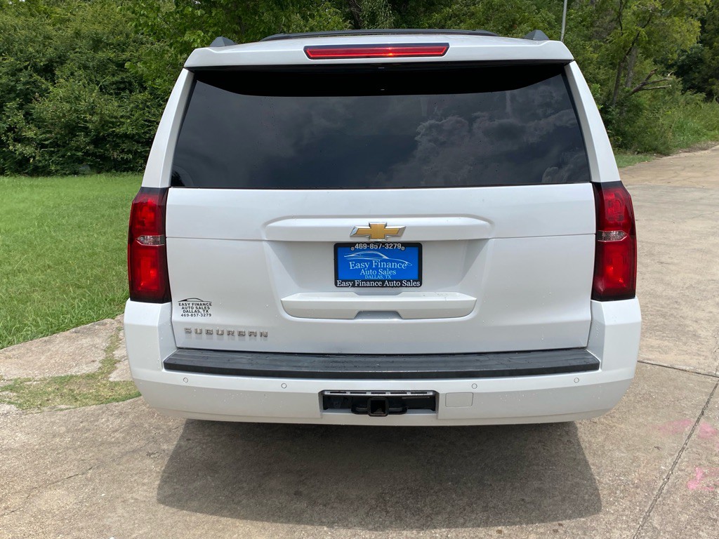 2017 Chevrolet Suburban Image 5