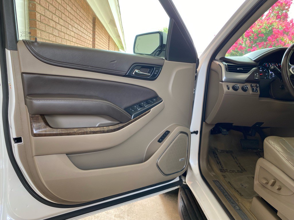 2017 Chevrolet Suburban Image 8