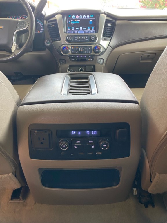 2017 Chevrolet Suburban Image 14