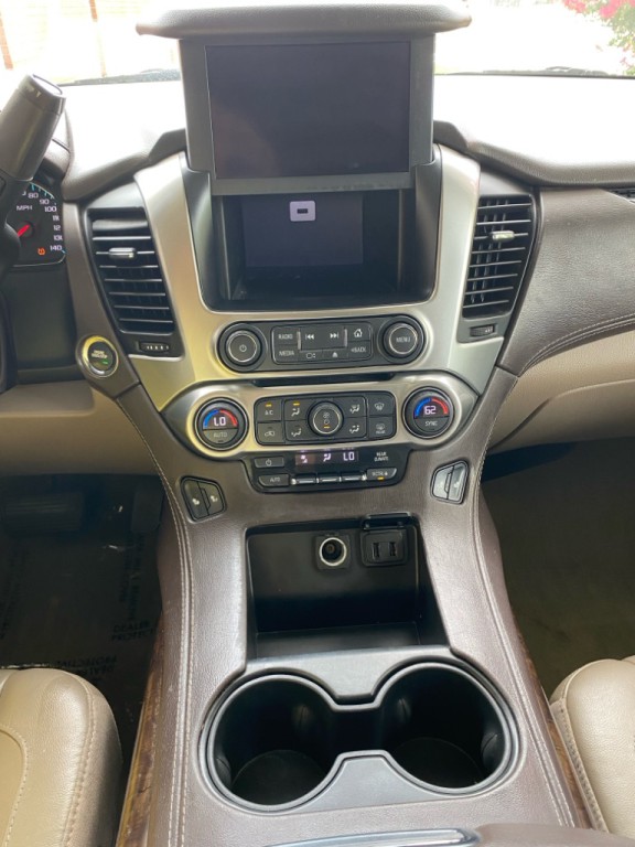 2017 Chevrolet Suburban Image 23