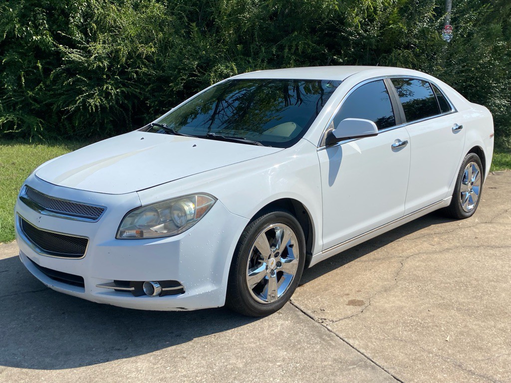 2011 Chevrolet Malibu Image 3