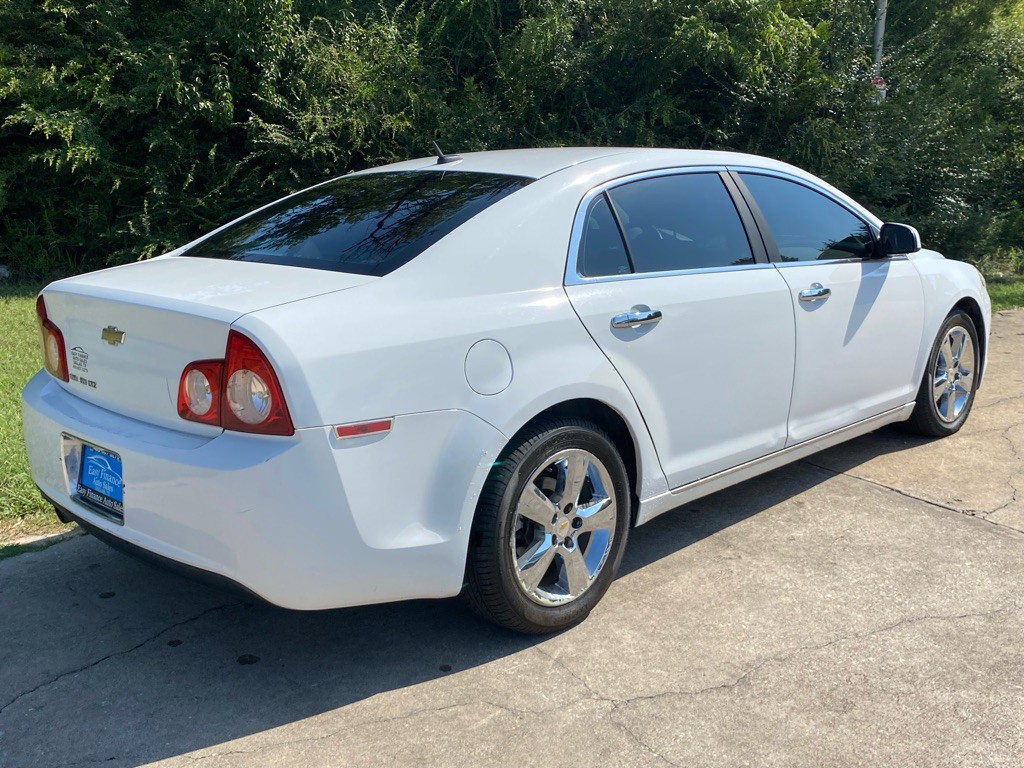 2011 Chevrolet Malibu Image 4