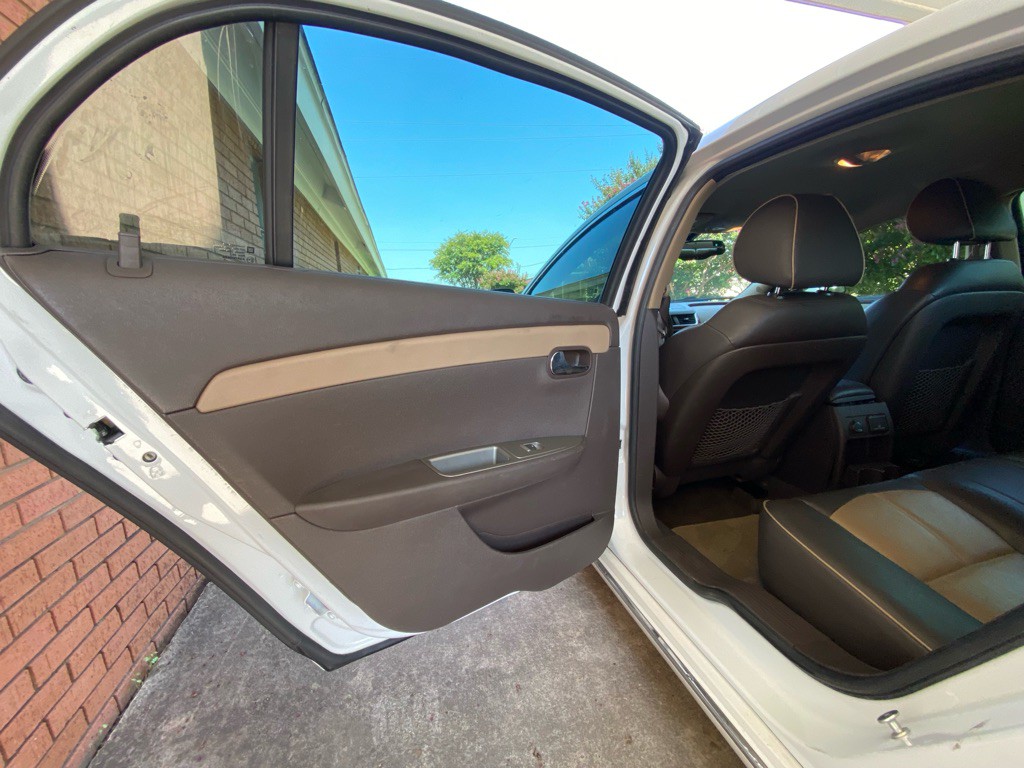 2011 Chevrolet Malibu Image 11