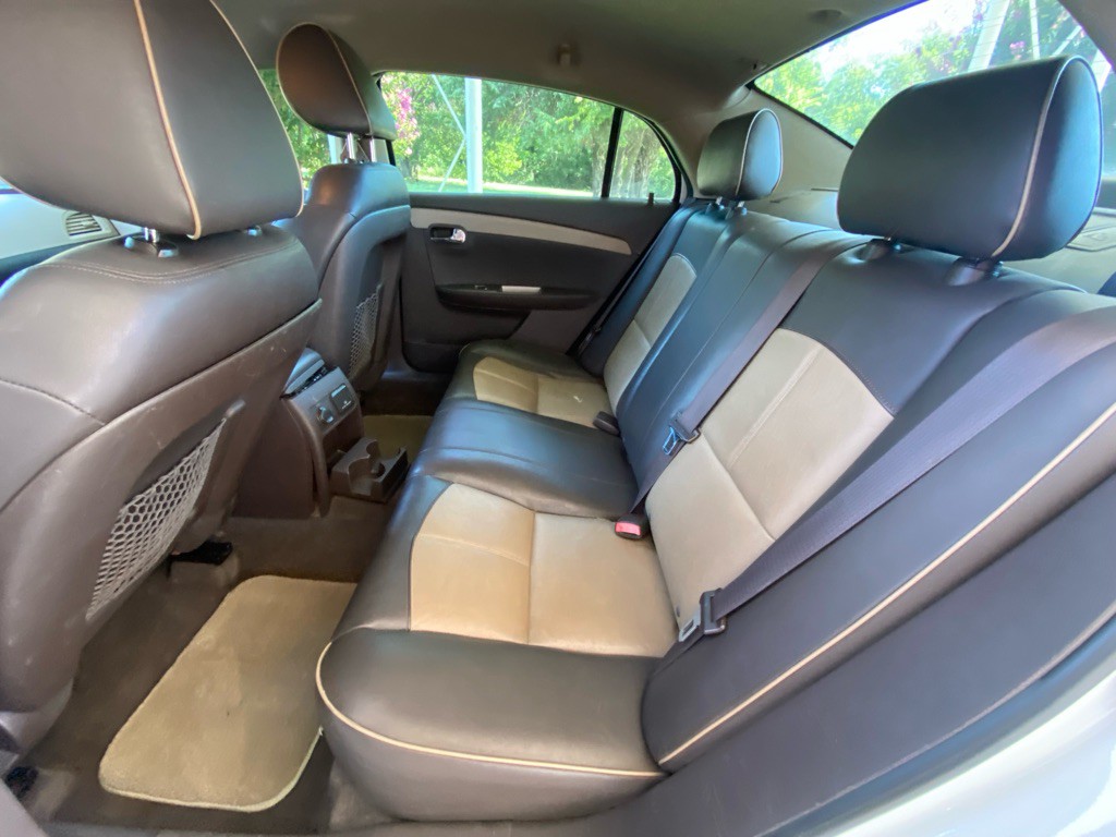2011 Chevrolet Malibu Image 12