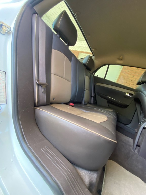 2011 Chevrolet Malibu Image 13