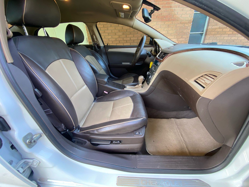 2011 Chevrolet Malibu Image 14