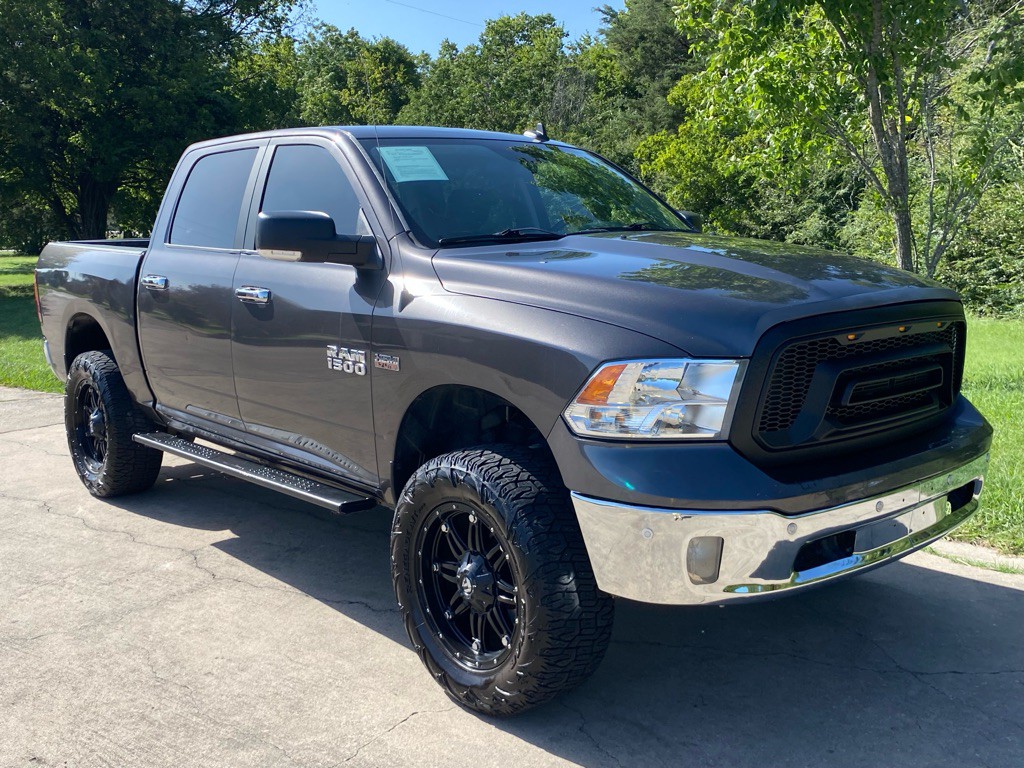 2017 RAM 1500 Image 3