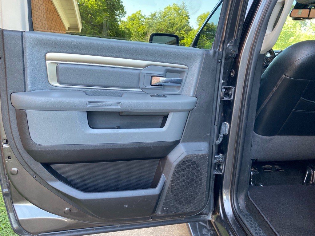 2017 RAM 1500 Image 11