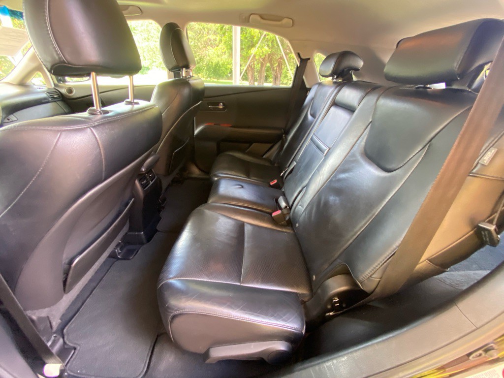 2010 Lexus RX Image 11