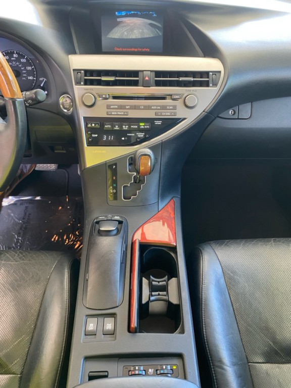 2010 Lexus RX Image 17