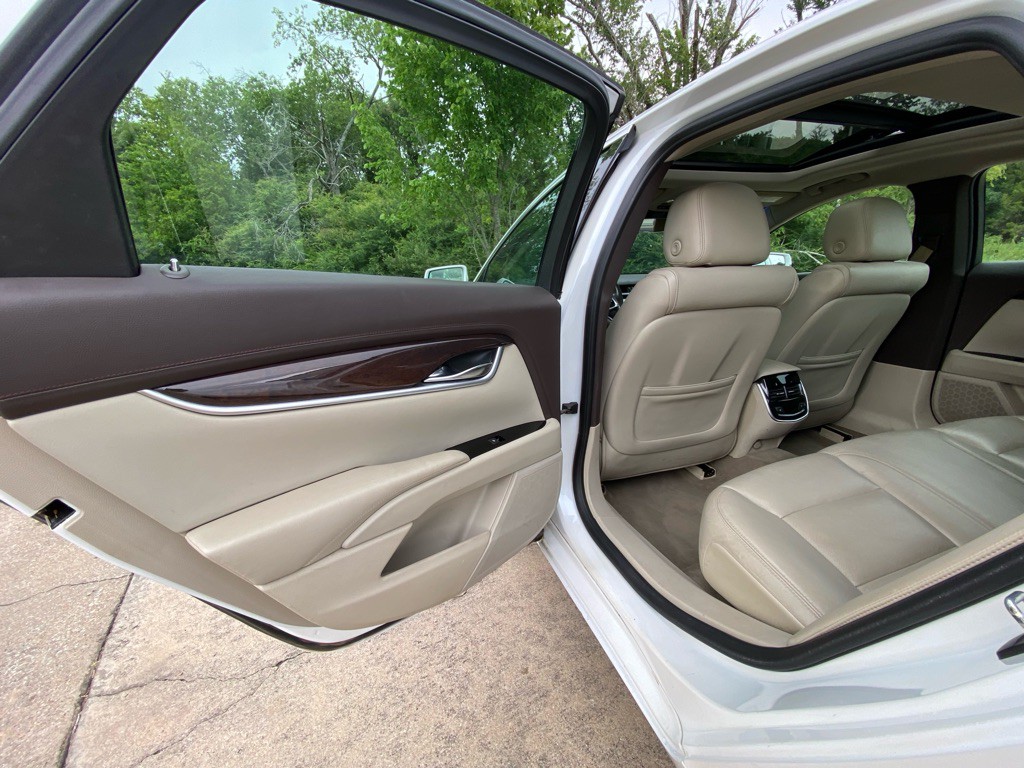 2016 Cadillac XTS Image 10