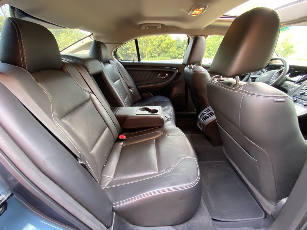 2010 Ford Taurus Image 13