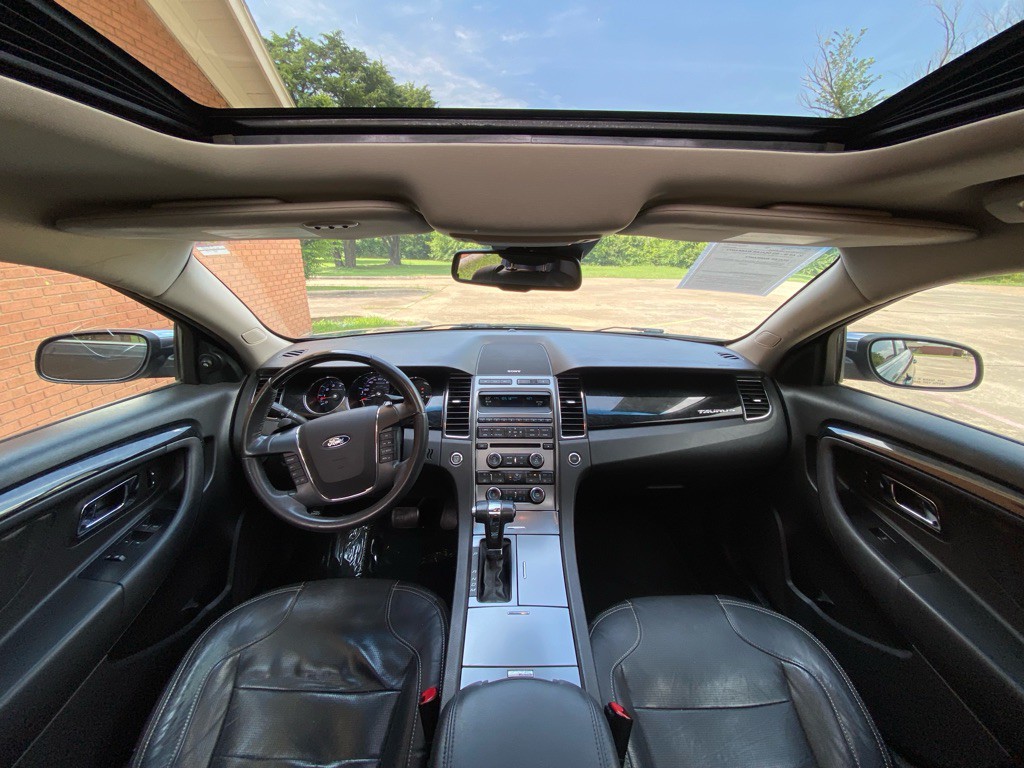 2010 Ford Taurus Image 16