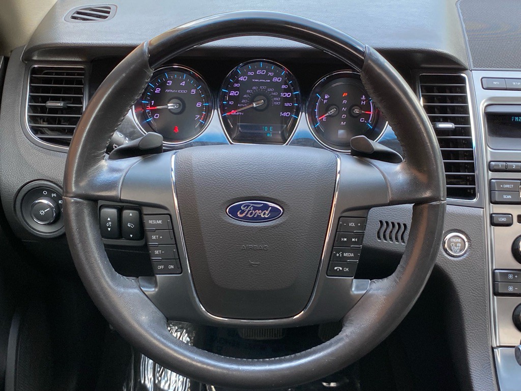 2010 Ford Taurus Image 17