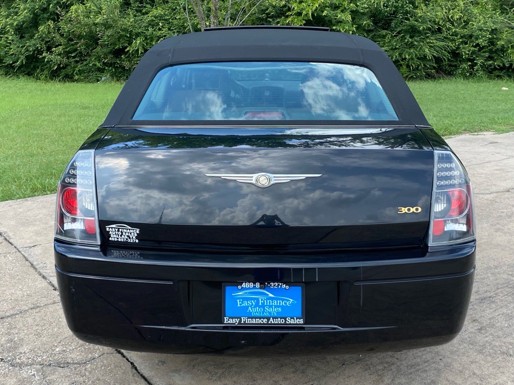 2007 Chrysler 300 Image 5