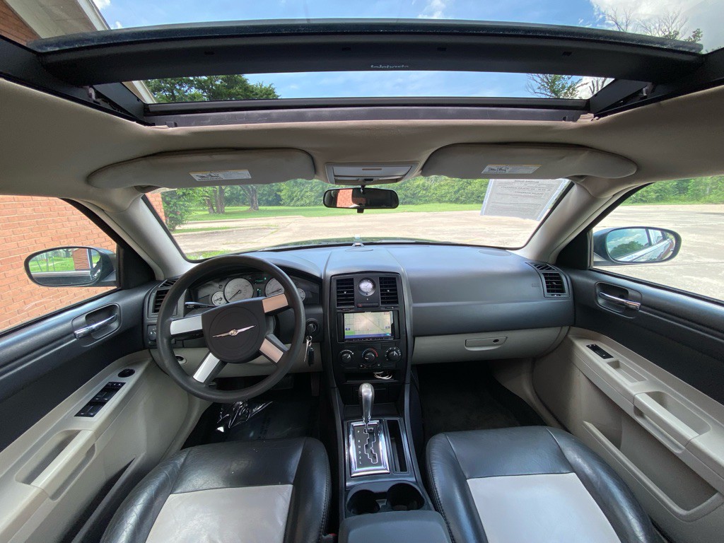 2007 Chrysler 300 Image 14