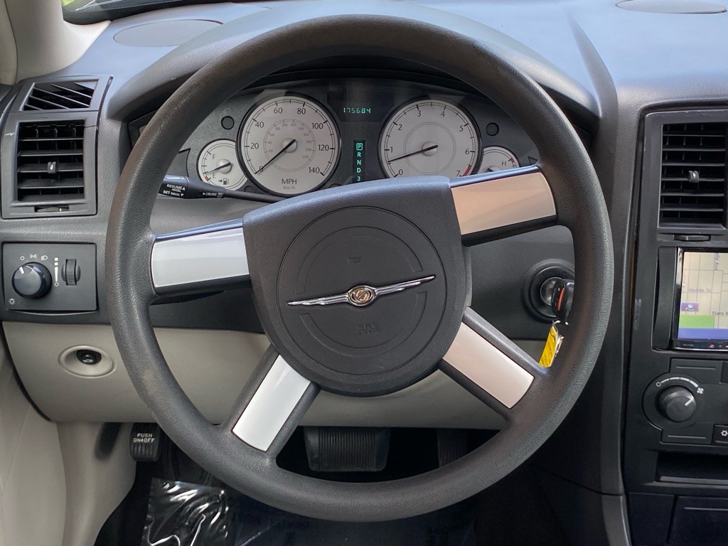 2007 Chrysler 300 Image 15
