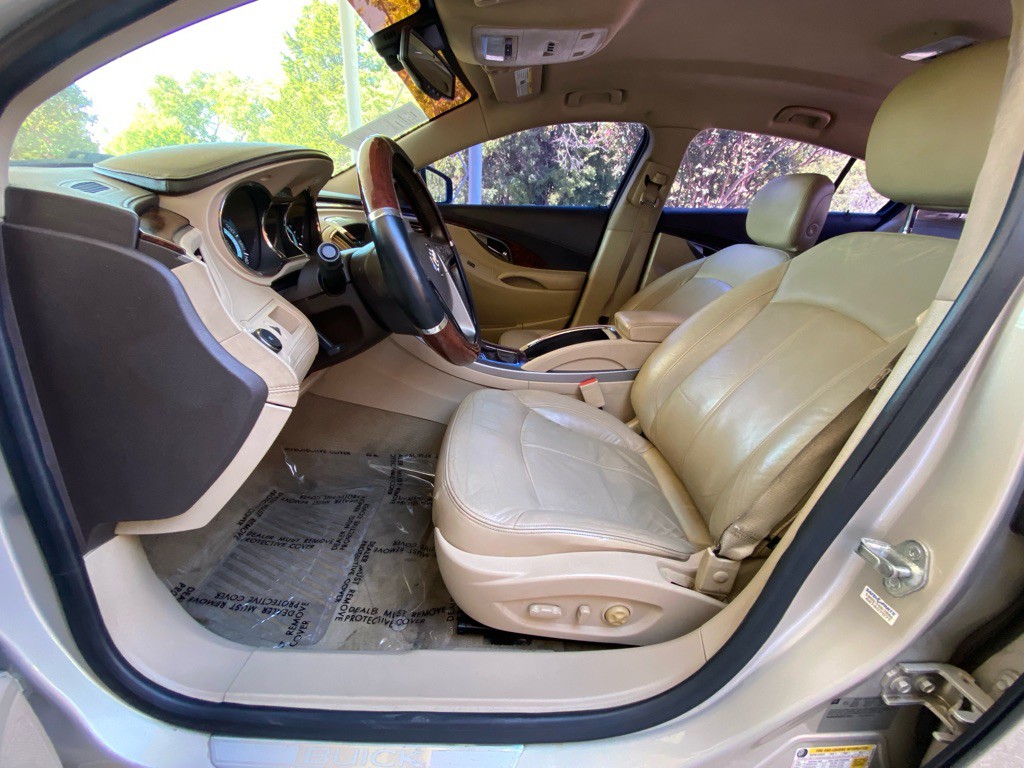 2012 Buick Lacrosse Image 9
