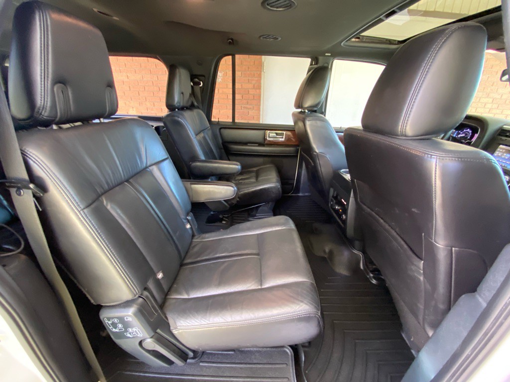 2015 Lincoln Navigator Image 14