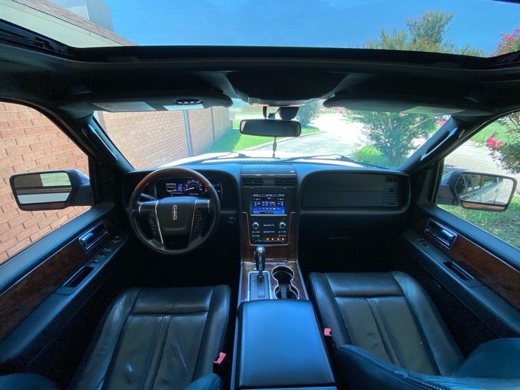 2015 Lincoln Navigator Image 18