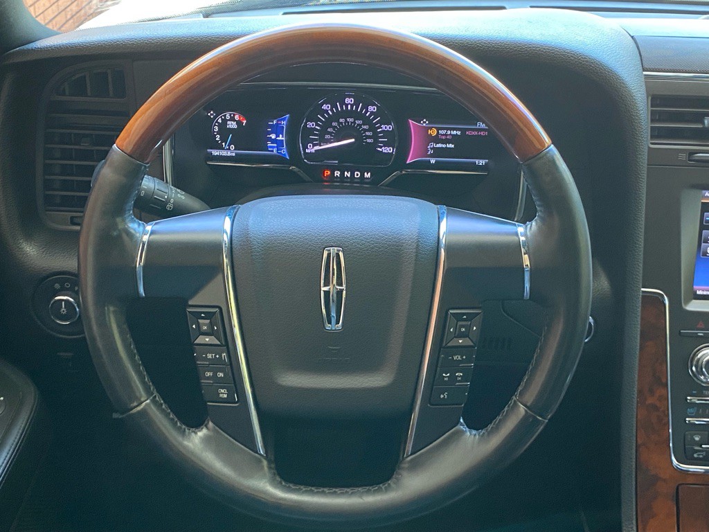 2015 Lincoln Navigator Image 19