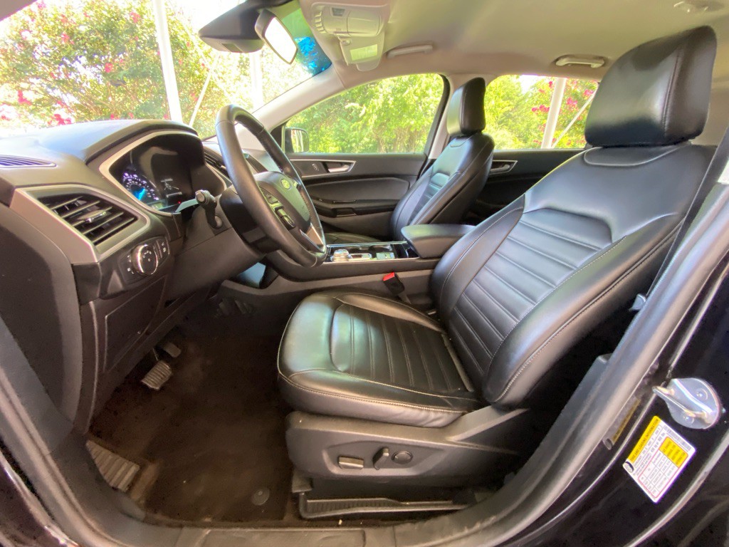 2020 Ford Edge Image 9