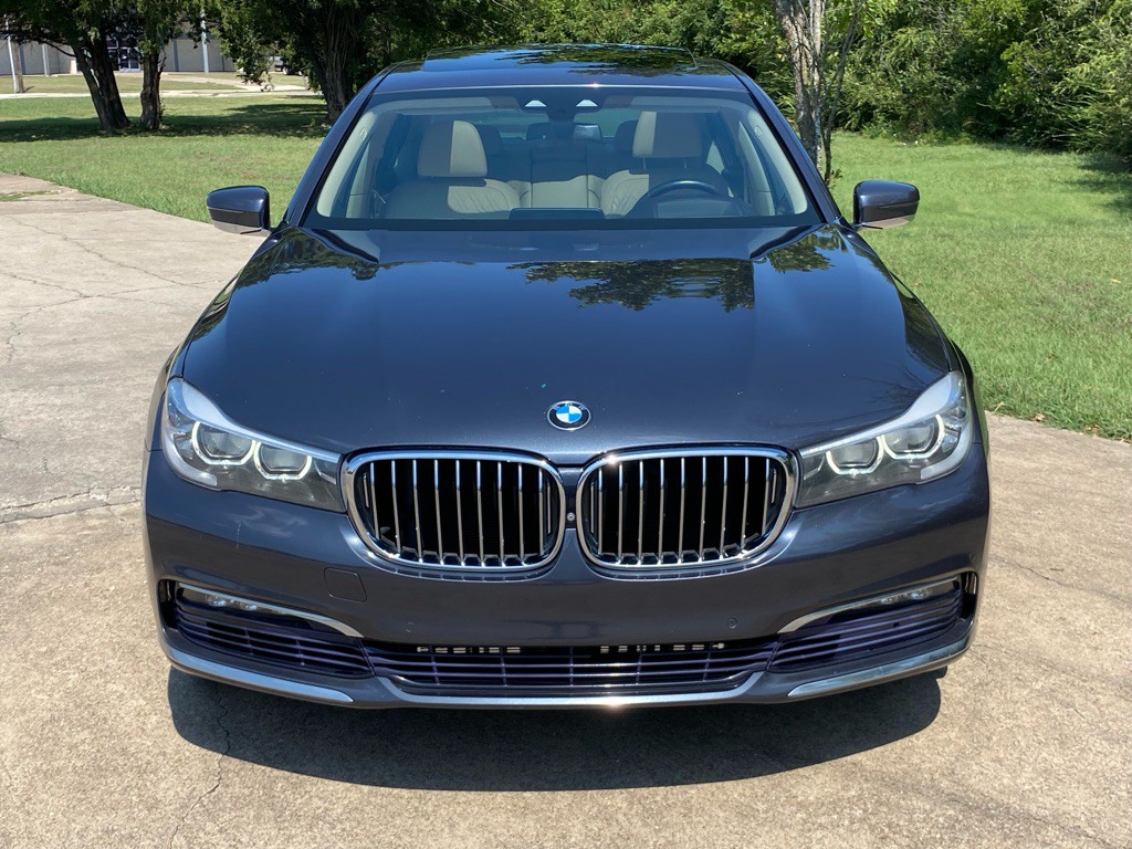 2016 BMW 7 Series Image 2