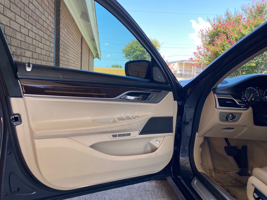 2016 BMW 7 Series Image 8