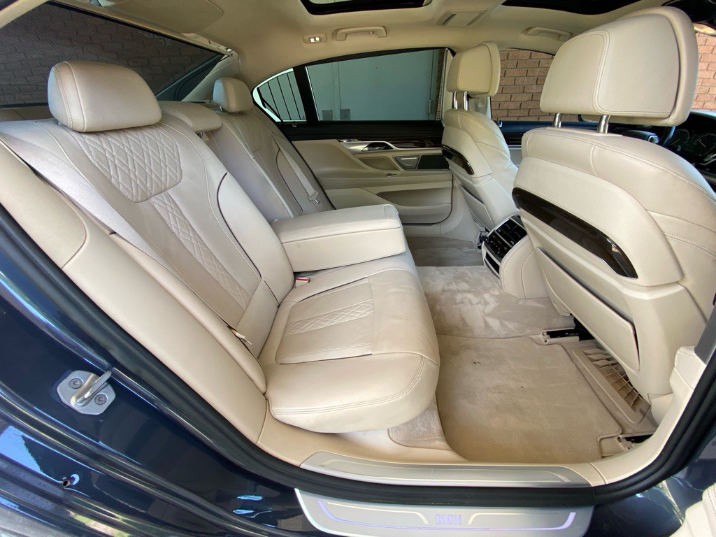 2016 BMW 7 Series Image 14