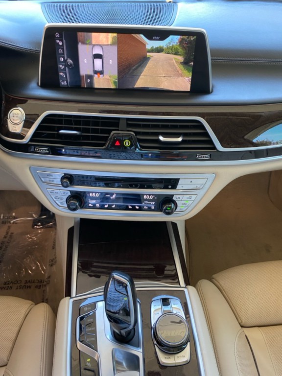 2016 BMW 7 Series Image 20