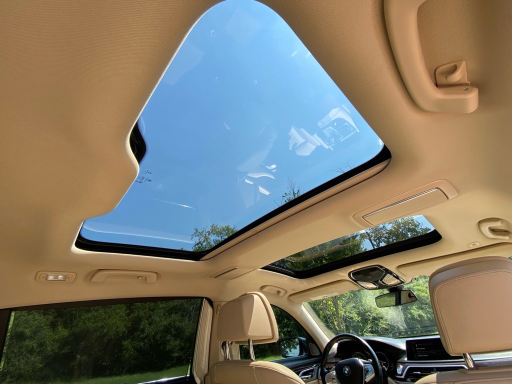 2016 BMW 7 Series Image 22