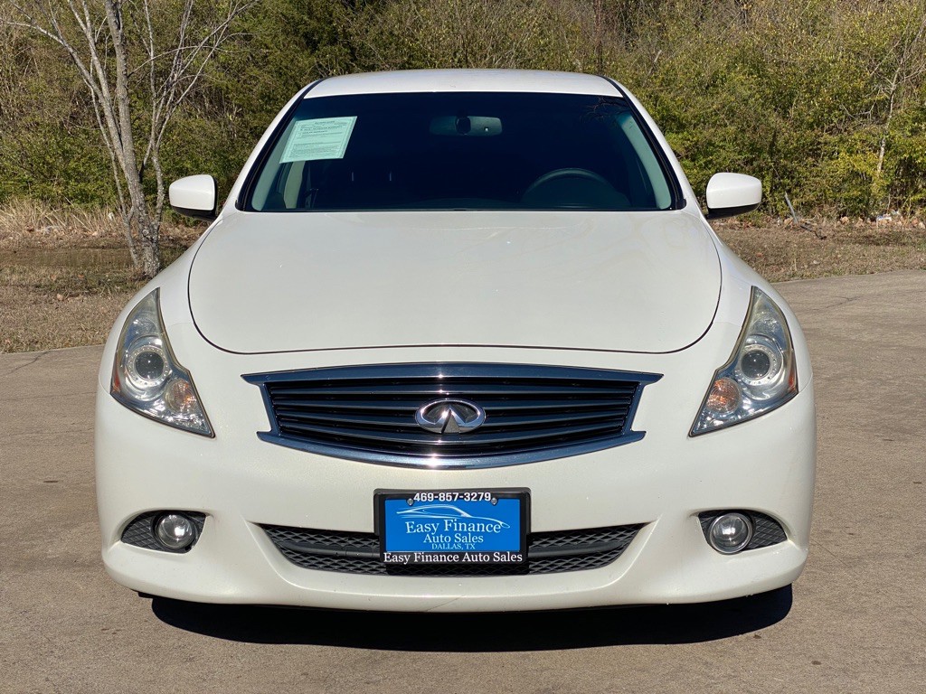 2011 INFINITI G37 Image 2