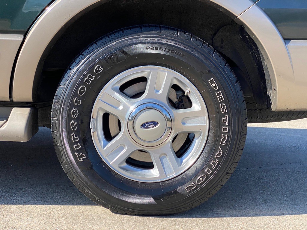 2003 Ford Expedition Image 4