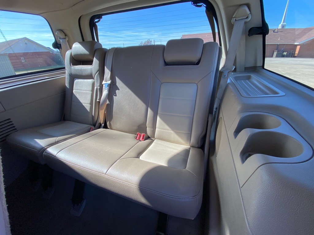 2003 Ford Expedition Image 10