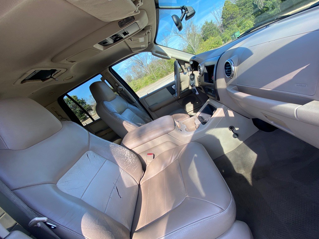 2003 Ford Expedition Image 11