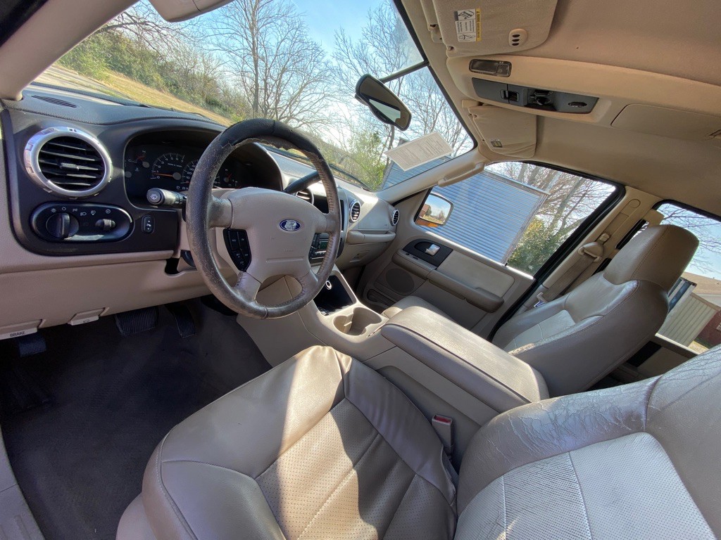 2003 Ford Expedition Image 13