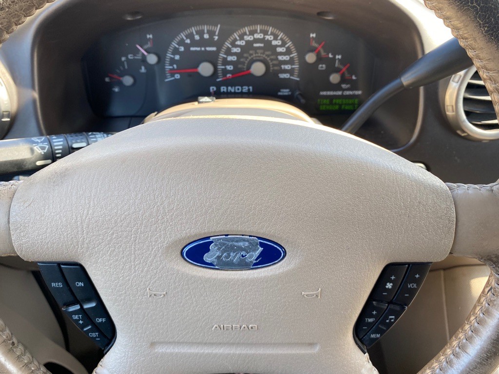 2003 Ford Expedition Image 17